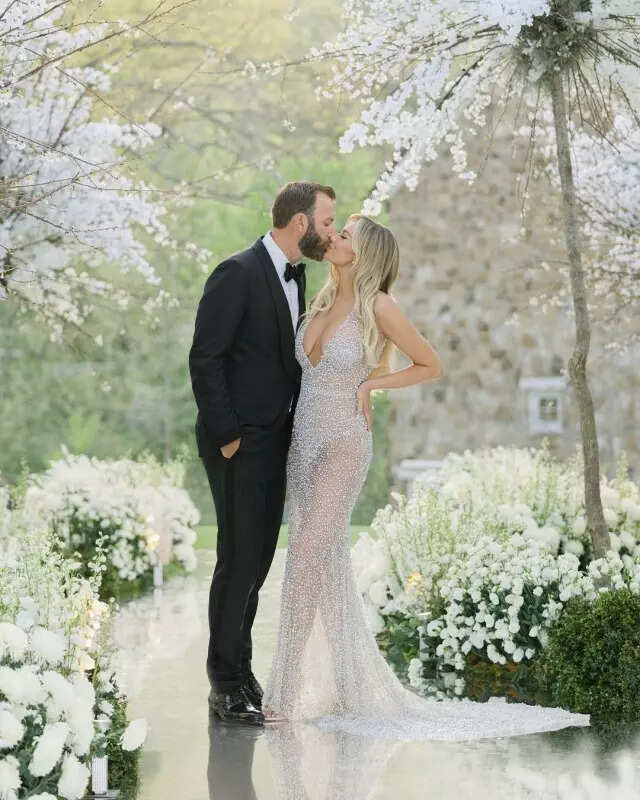 Dustin Johnson and Paulina Gretzky are married, wedding pictures of golf's glamour couple will leave you mesmerised